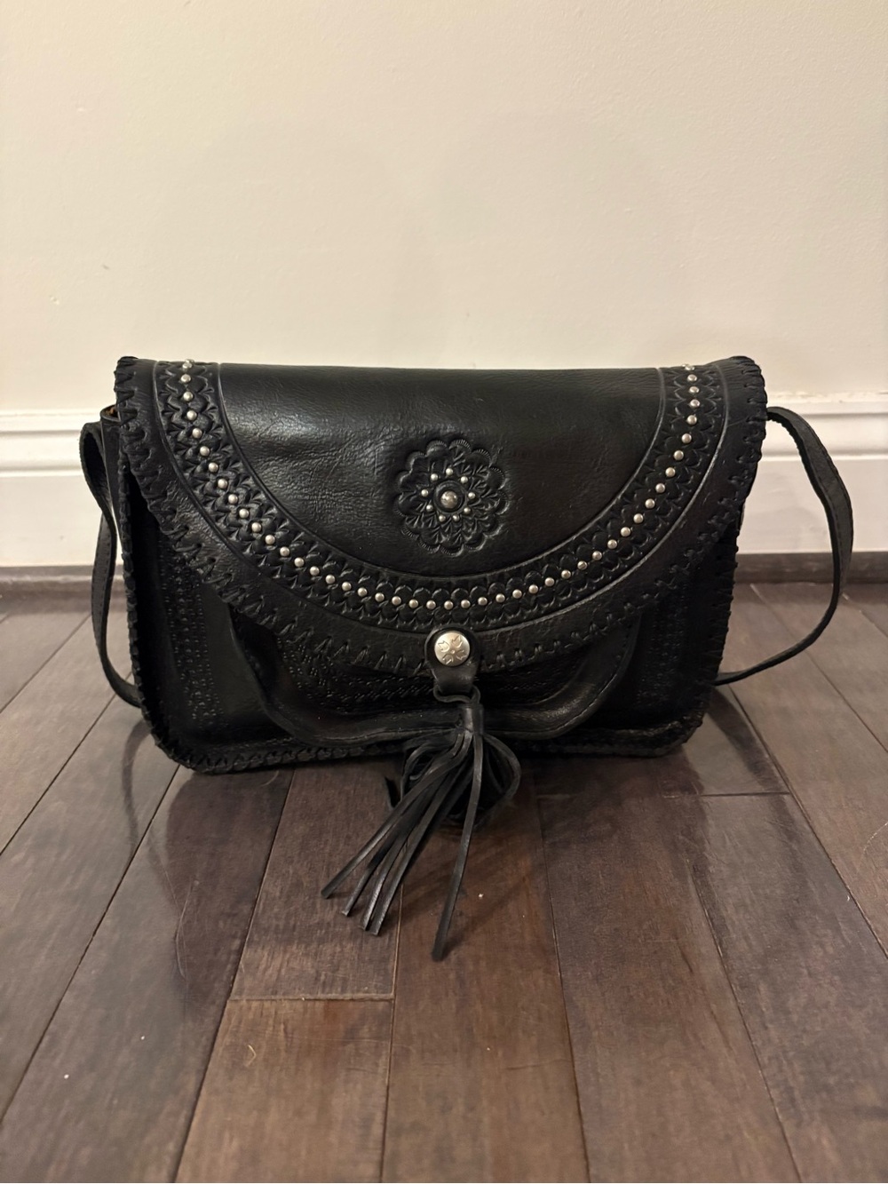 Patricia Nash London Black Leather Shoulder Bag